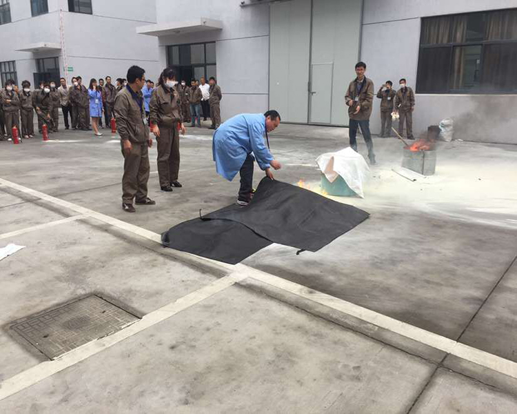 富仕德(FSD)滅火毯使用前