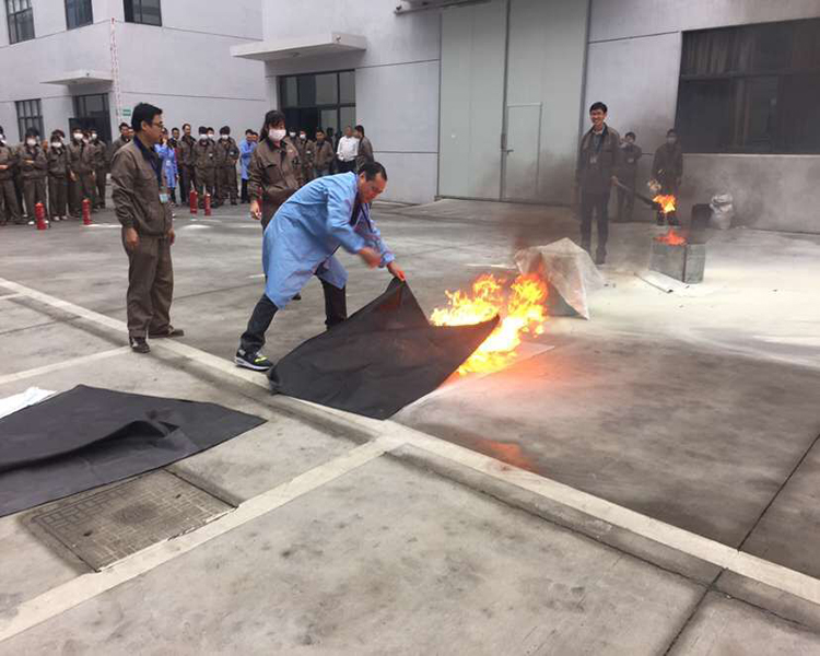 富仕德(FSD)滅火毯使用前